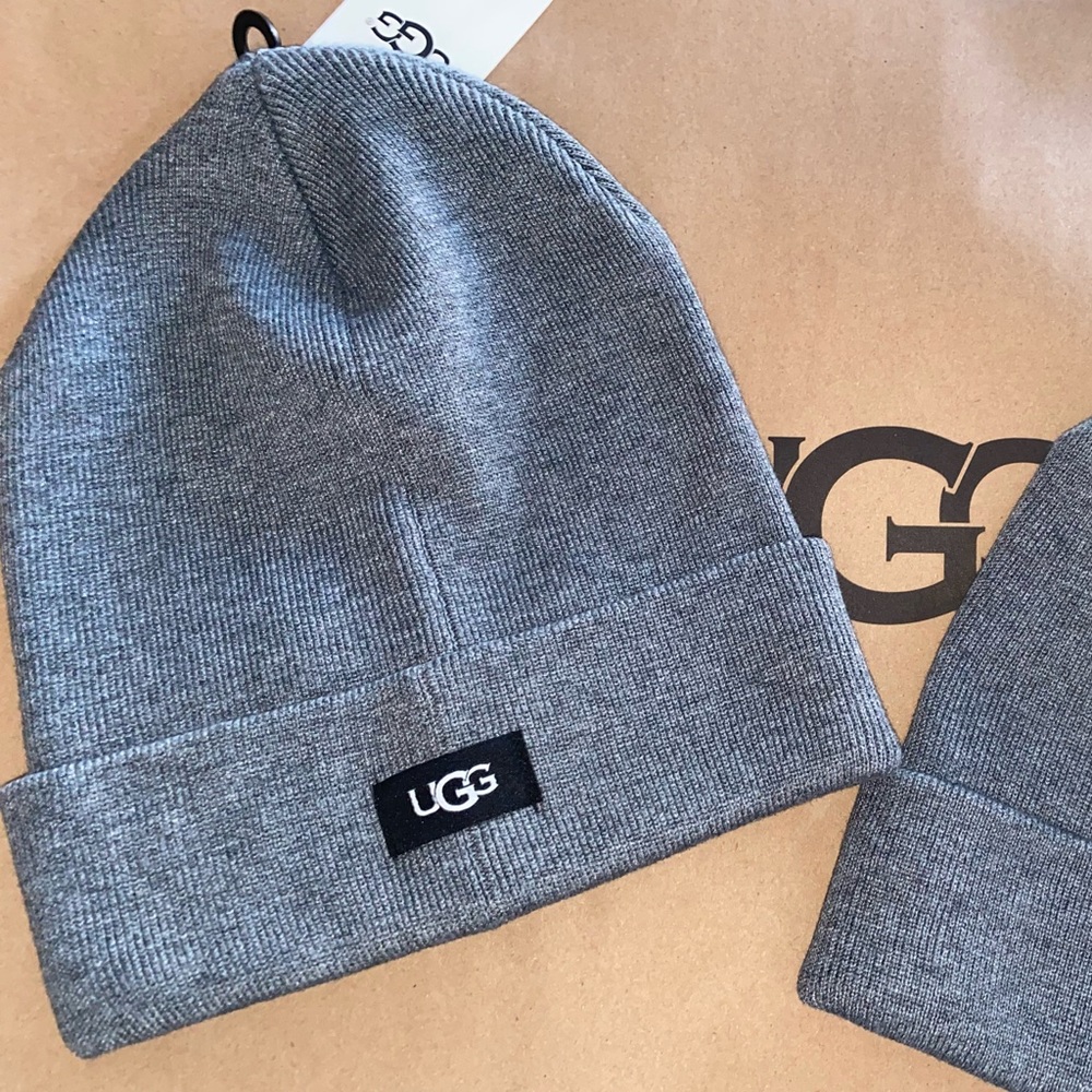 COPY - UGG Beanie ~ Mens L